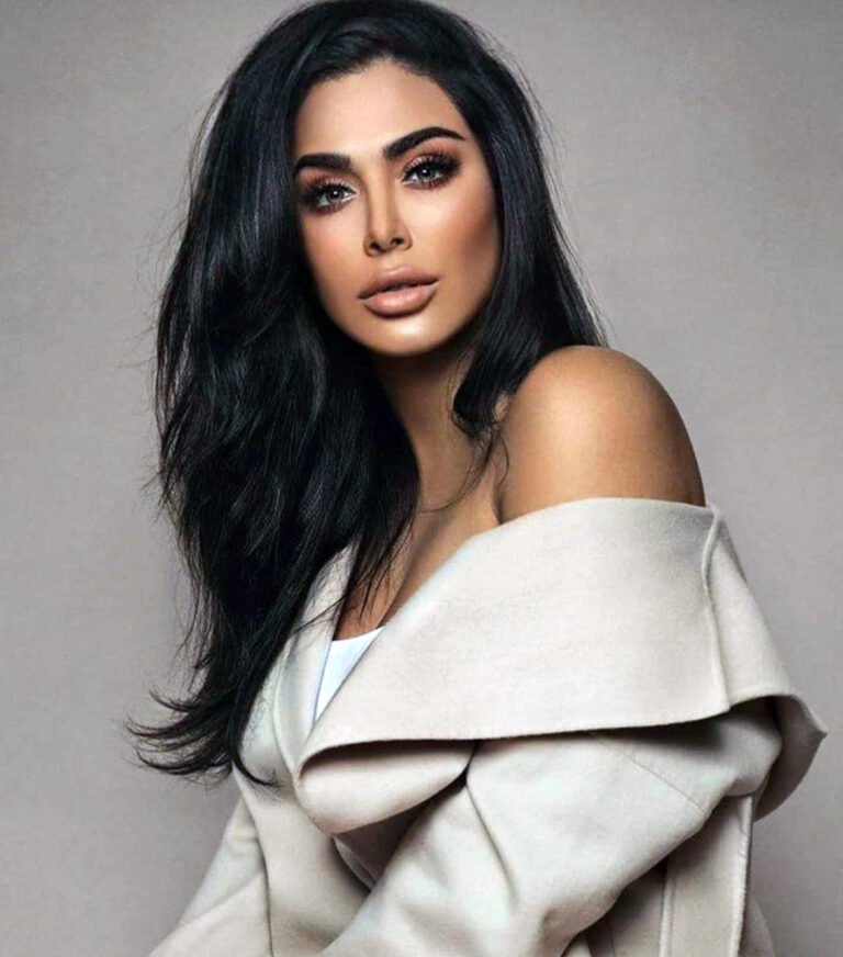Huda Kattan Hot And Sexy Photo Collection Nude Leaked Diaries