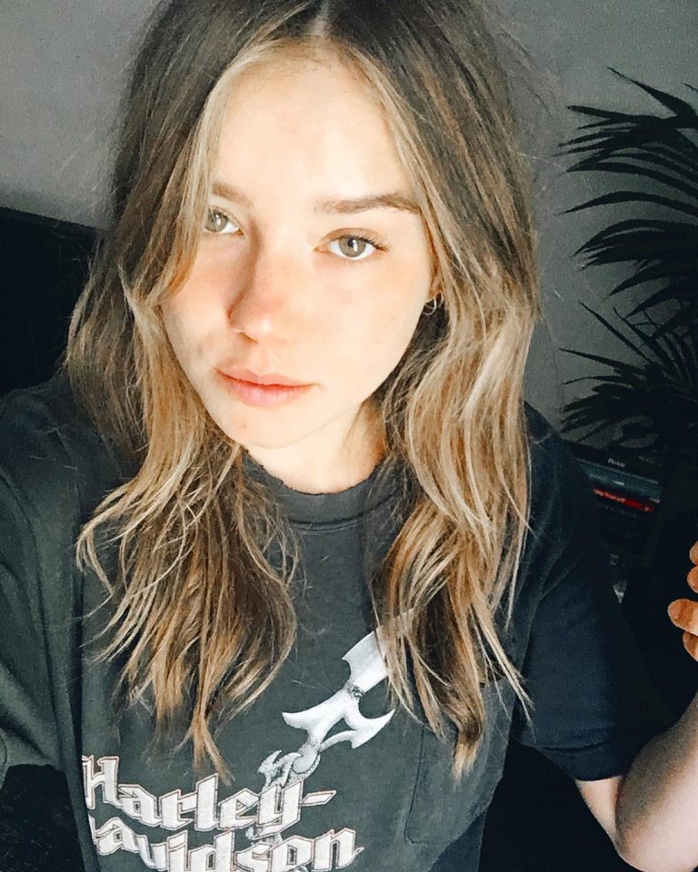 Hanna Mangan-Lawrence Nude: Such A Perfect Little Body – Leaked Diaries