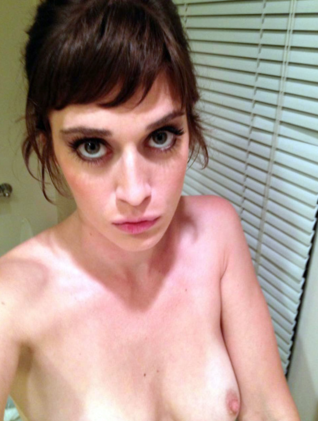 Lizzy Caplan nude hot leaked 9