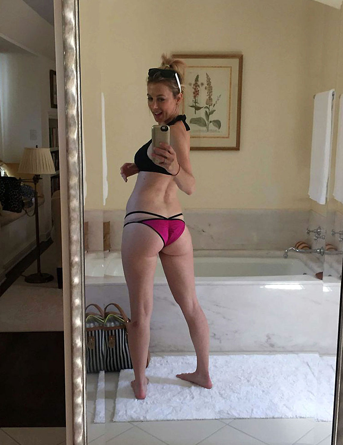 Iliza Shlesinger Nude Leaked and Hot Pictures.
