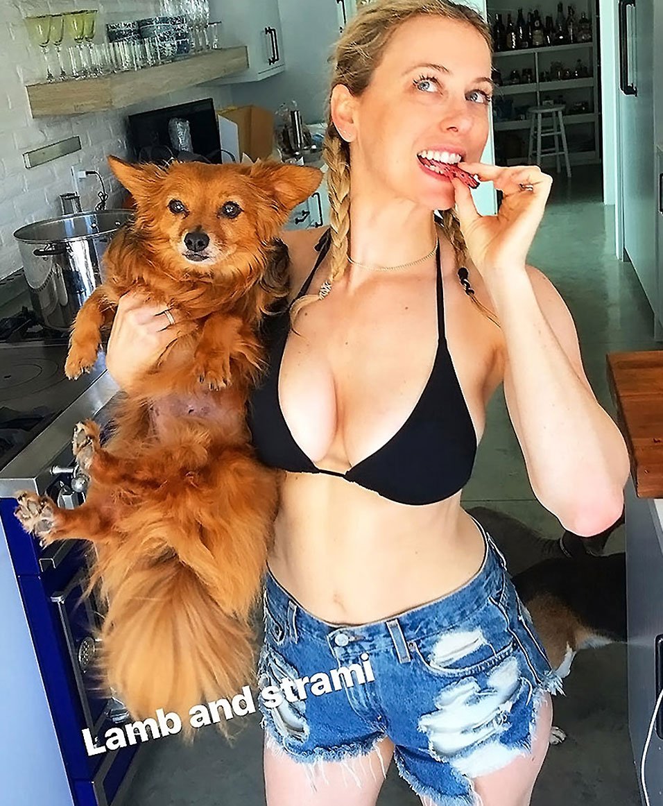 Iliza Shlesinger Nude Leaked and Hot Pictures.