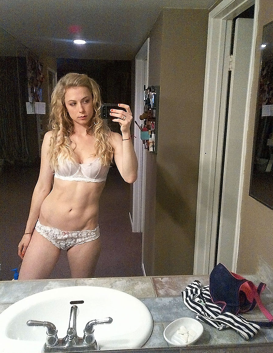 Iliza Shlesinger nude hot leaked 66