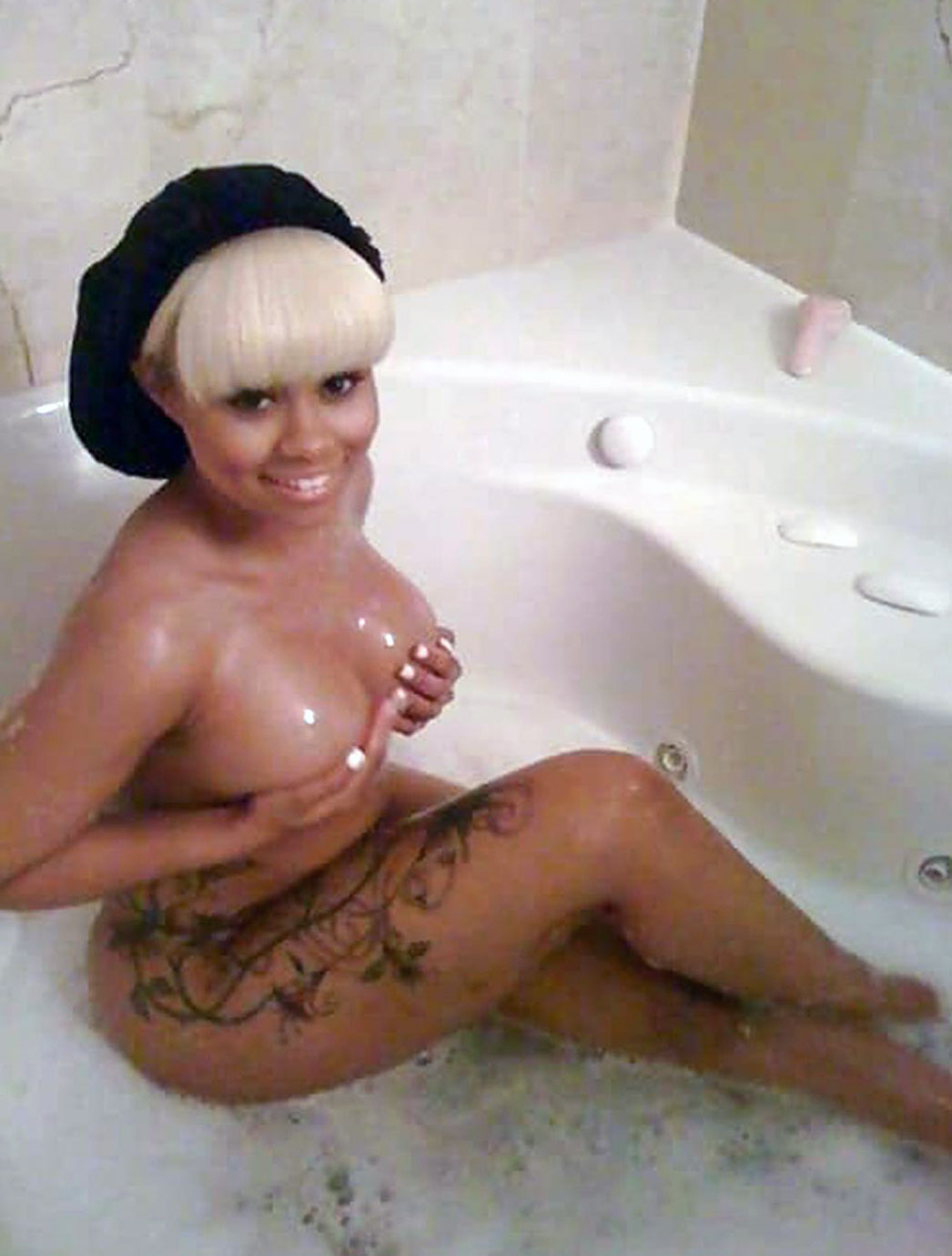Blac Chyna nude leaked porn hot sexy topless LeakedDiaries 17