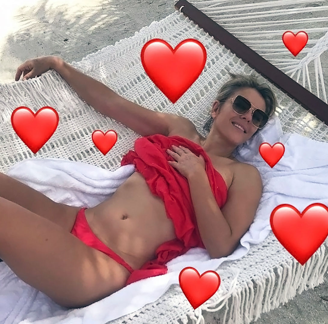 Elizabeth Hurley nude hot sexy porn leaked bikini LeakedDiaries 43
