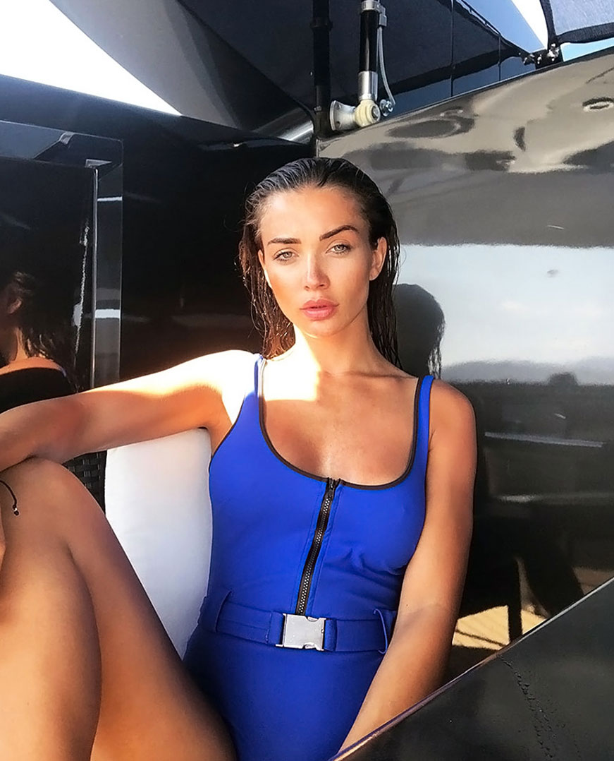 Amy Jackson naked tits hot ass cleavage33