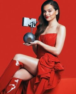 Hailee Steinfeld Nude and Topless Photos – Leaked Diaries