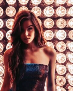 Hailee Steinfeld Nude and Topless Photos nude – Leaked Diaries