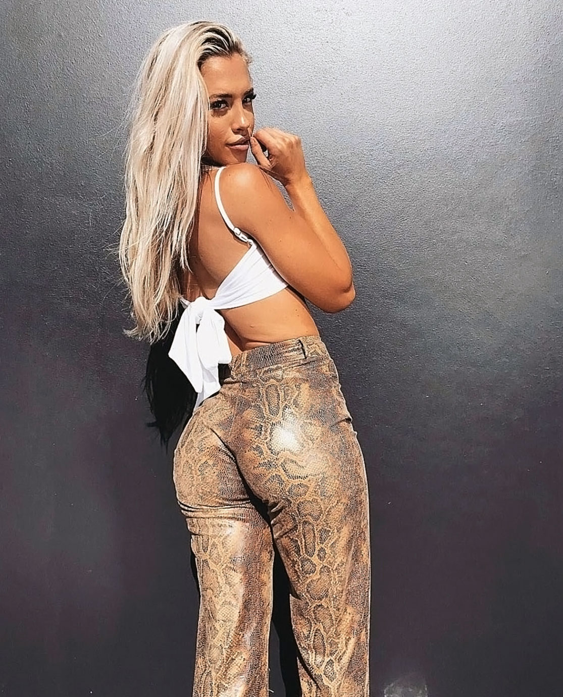 Tammy Hembrow hot ass sexy tits185