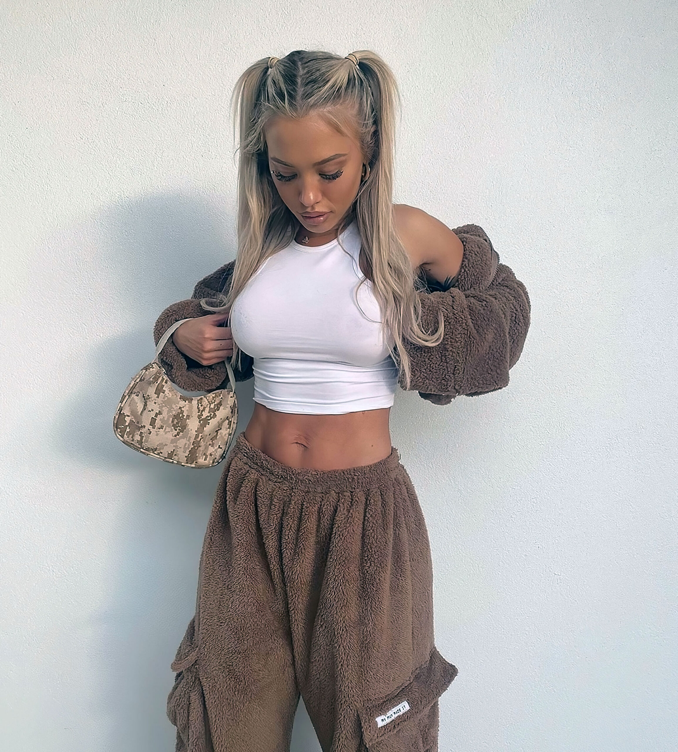 Tammy Hembrow hot ass sexy tits39 scaled