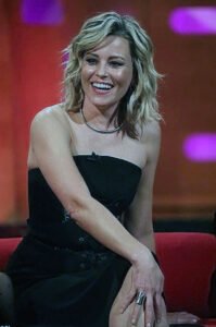 Elizabeth Banks Hot Body and Feet and Movie Pics nude – Leaked Diaries