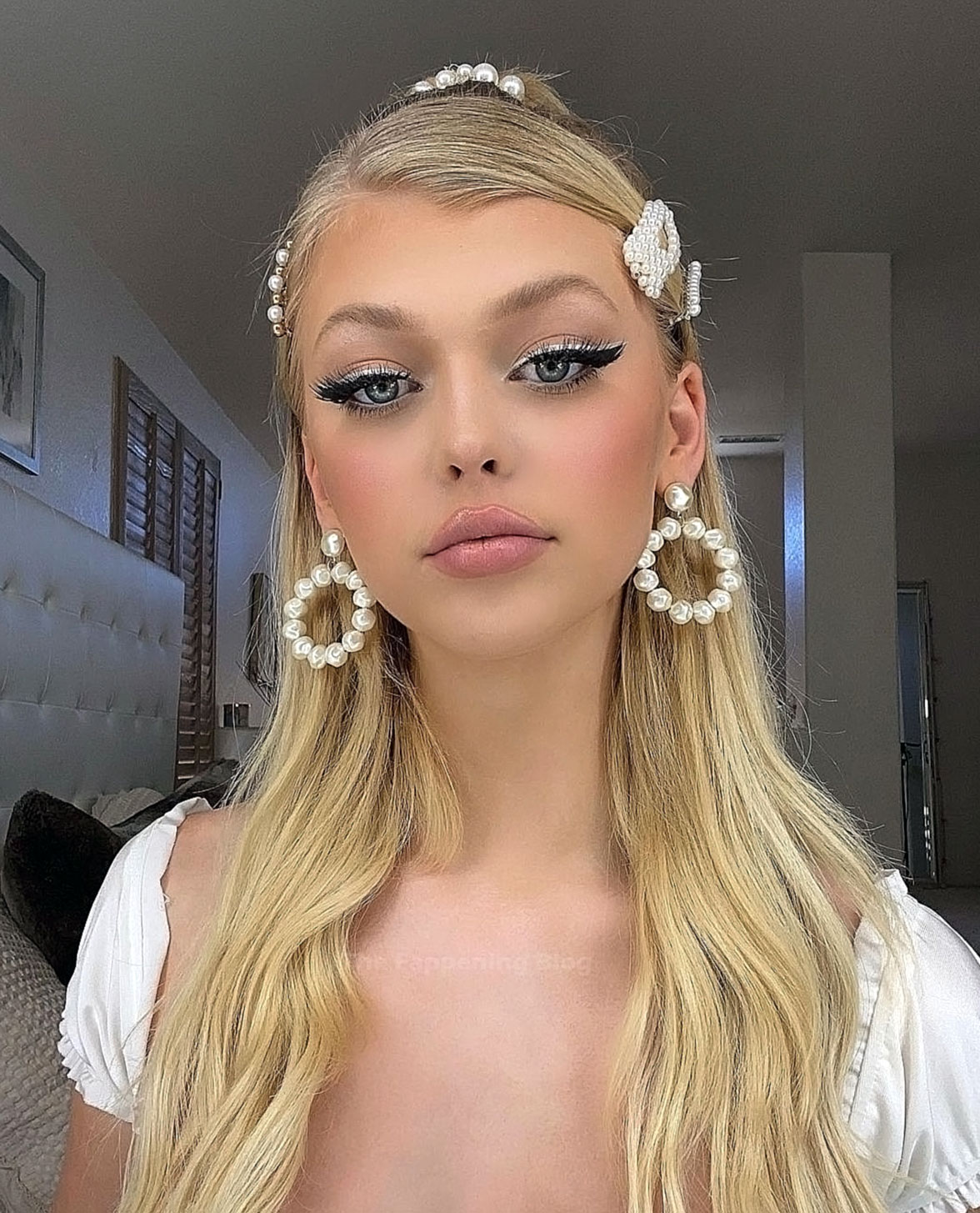 Loren Gray hot topless sexy nude leaked boobs127