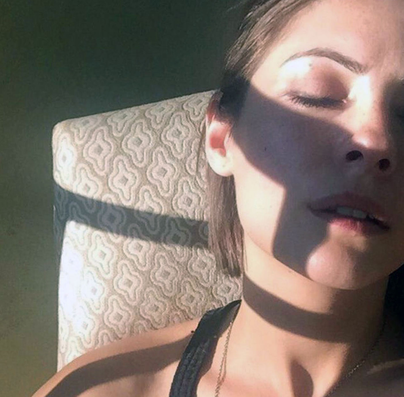 Willa Holland leaked sexy naked hot topless boobs cleavage15