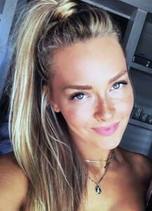 Camille Kostek Sexy and Hot Photo Collection – Leaked Diaries