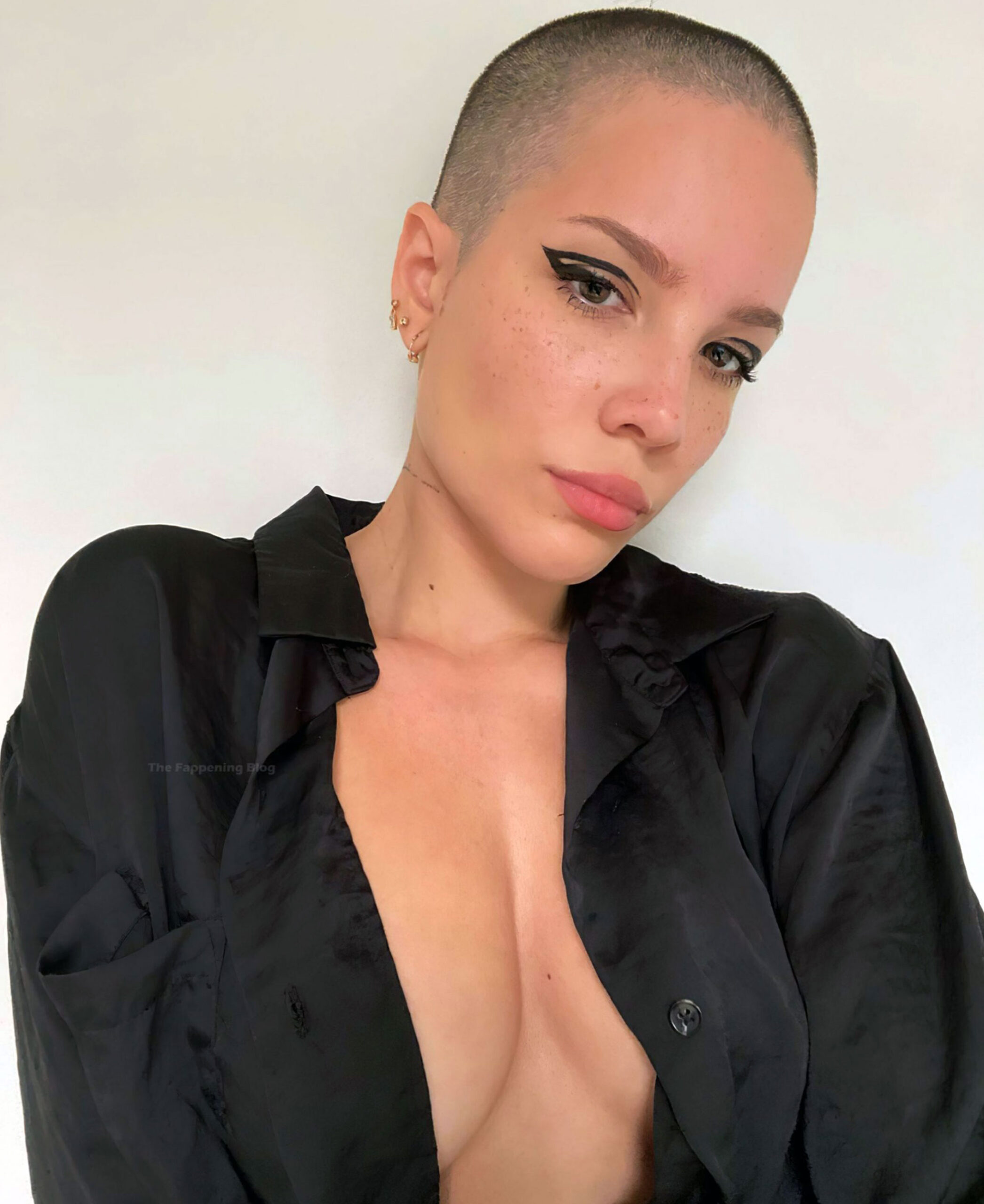 Halsey hot nude sexy topless boobs nipples126 scaled