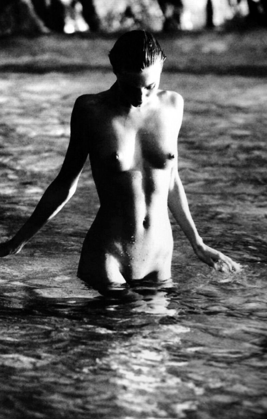 Miranda Kerr Sexy Nude and Hot Photos.