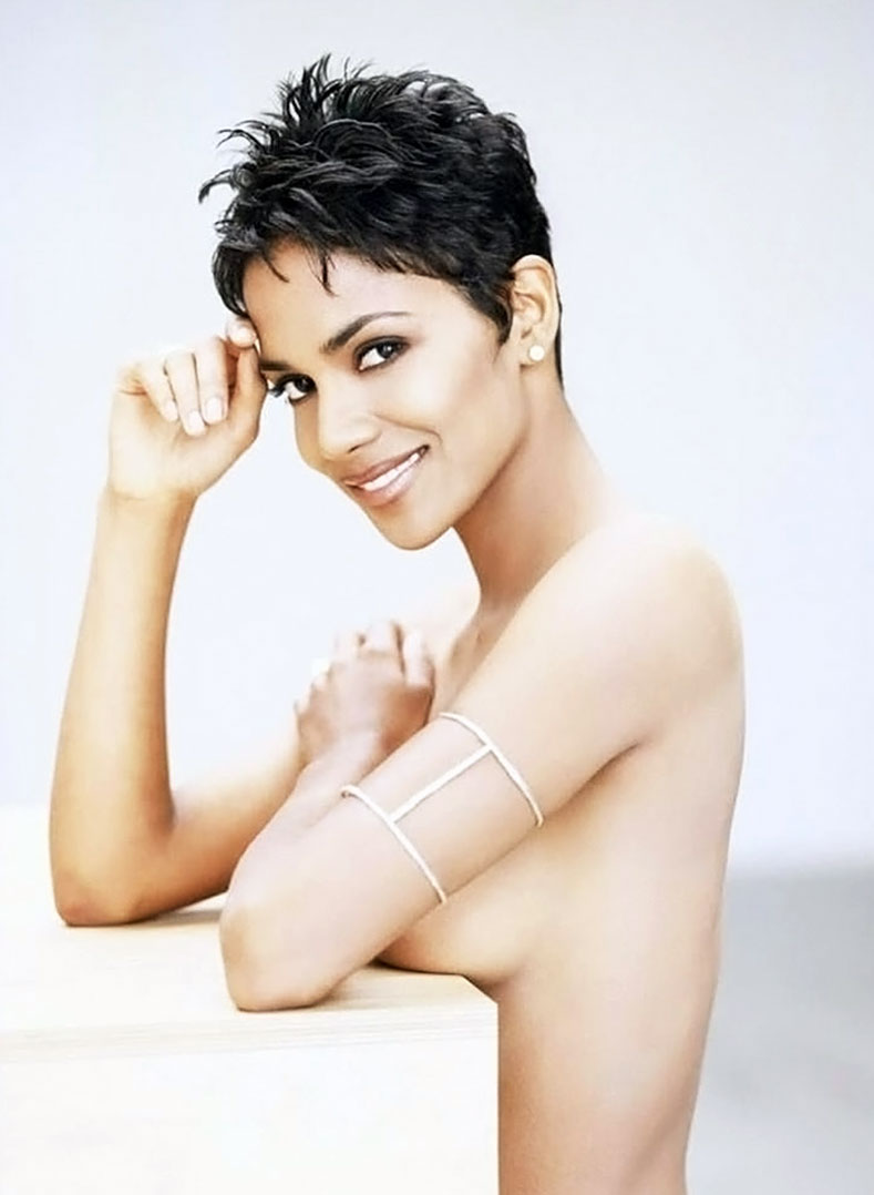 Halle Berry nude naked sexy toplss cleavage hot9