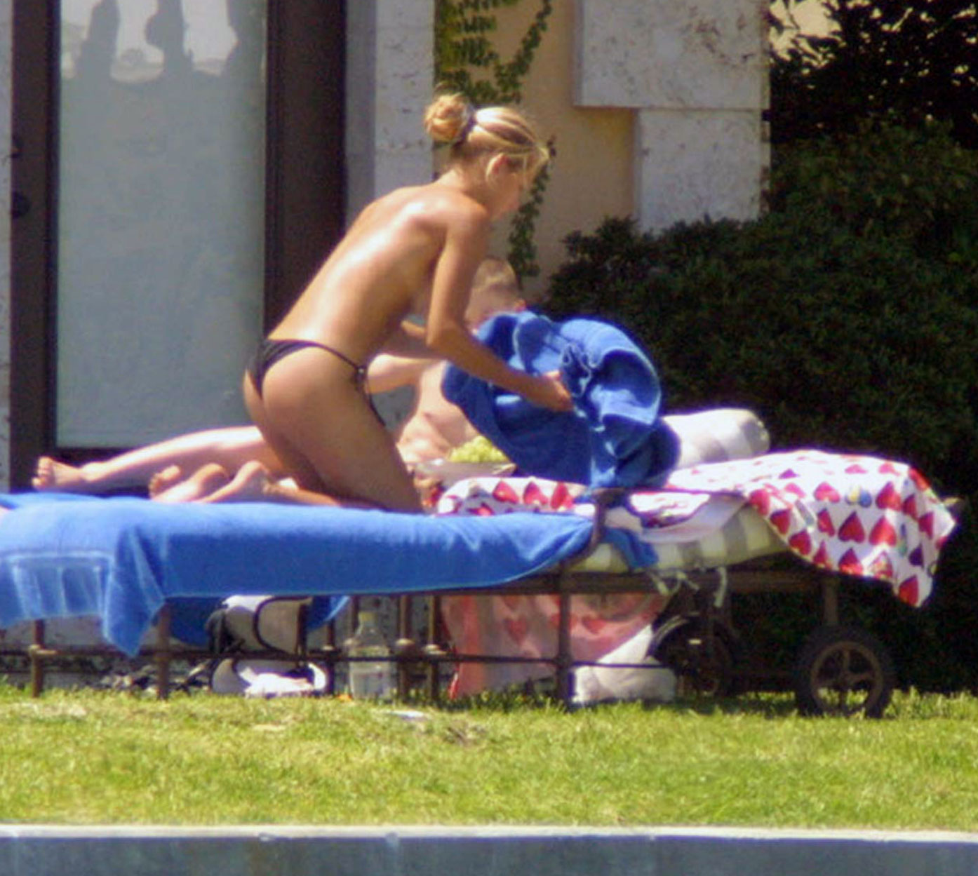 Anna Kournikova nude topless naked sexy feet bikini21