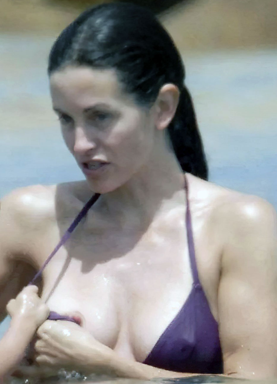 Courtney Cox naked sexy topless hot cleavage feet17