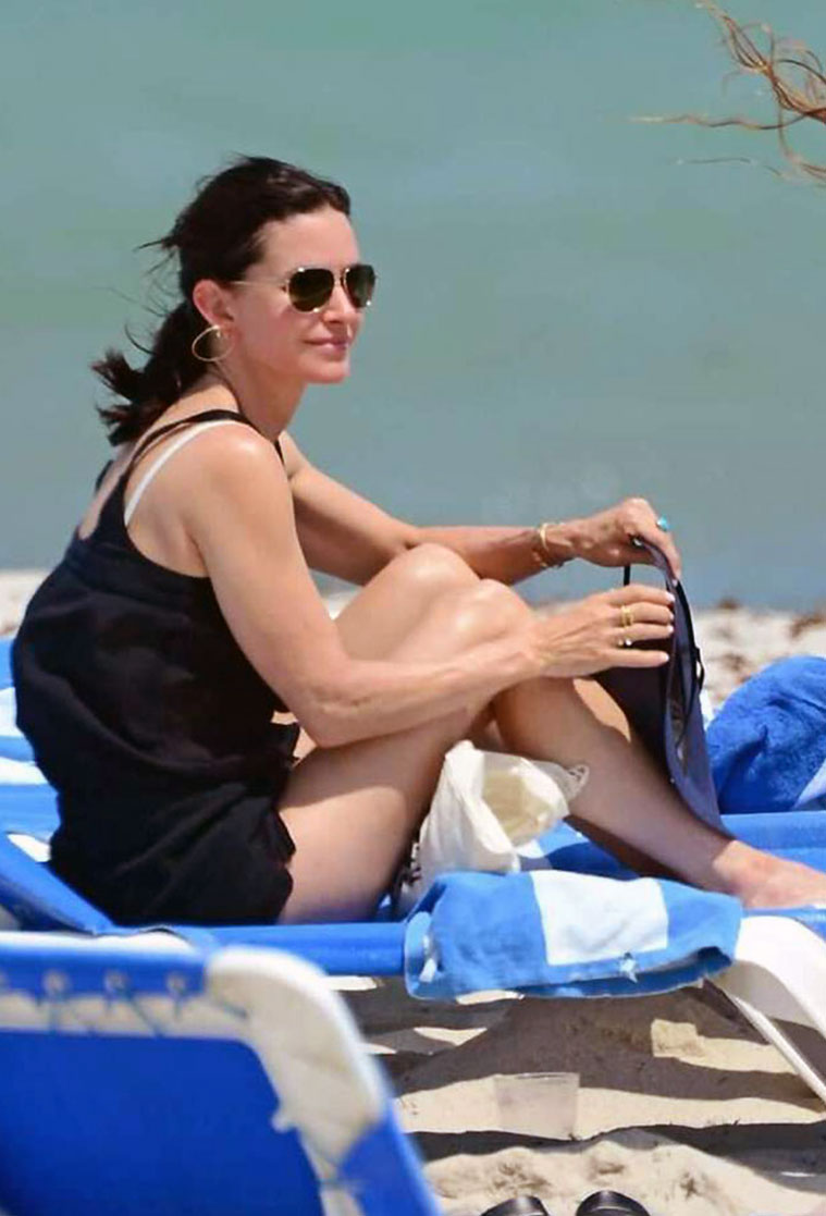 Courtney Cox naked sexy topless hot cleavage feet73