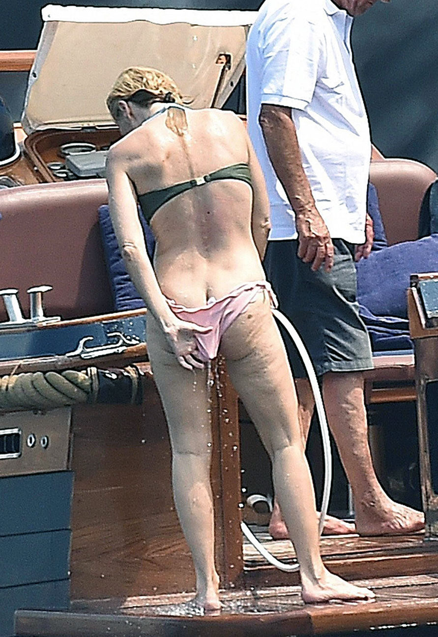Gillian Anderson nude naked movies sexy hot bikini11