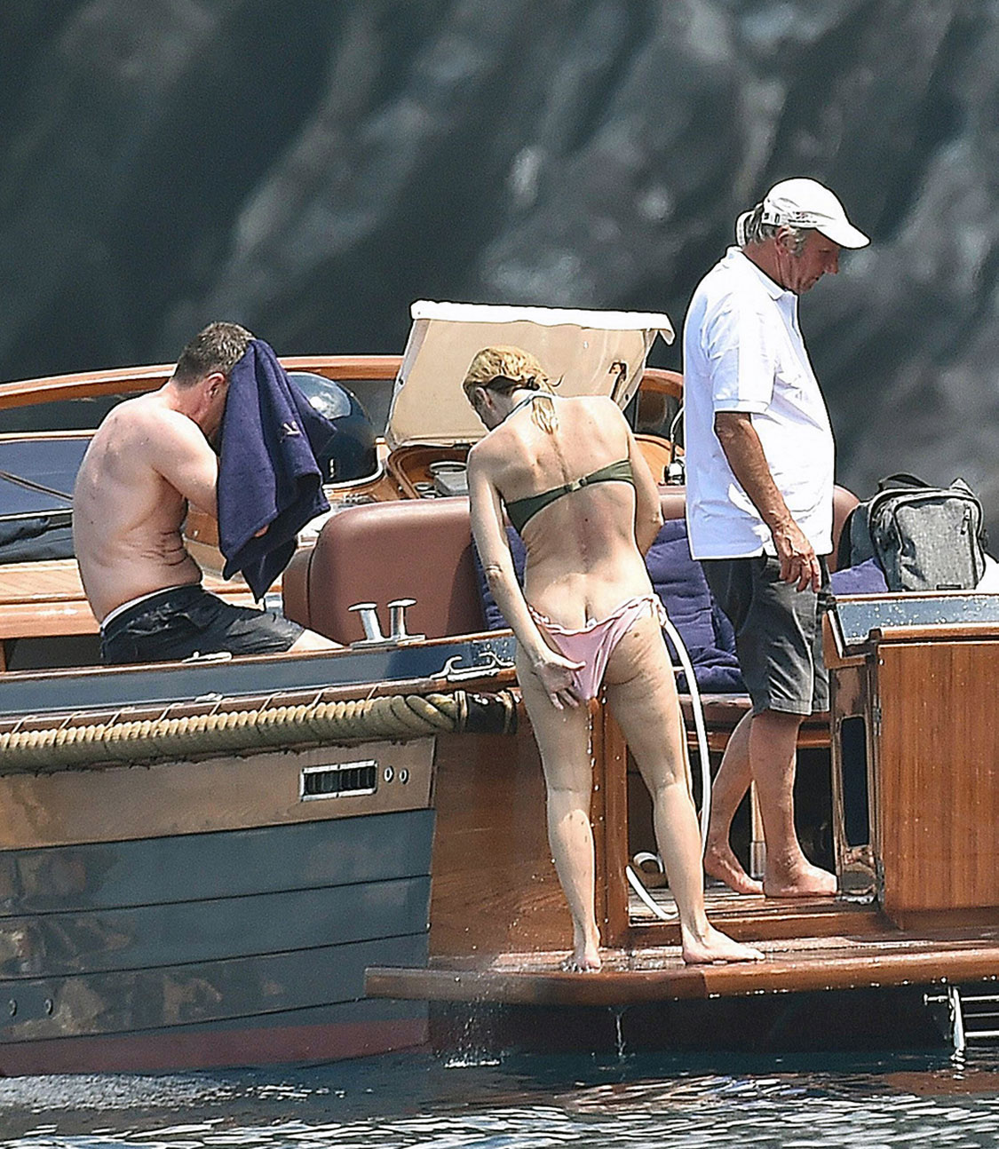 Gillian Anderson nude naked movies sexy hot bikini5