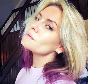 Elisha Cuthbert Naked Movie & Sexy Bikini Pics – Leaked Diaries