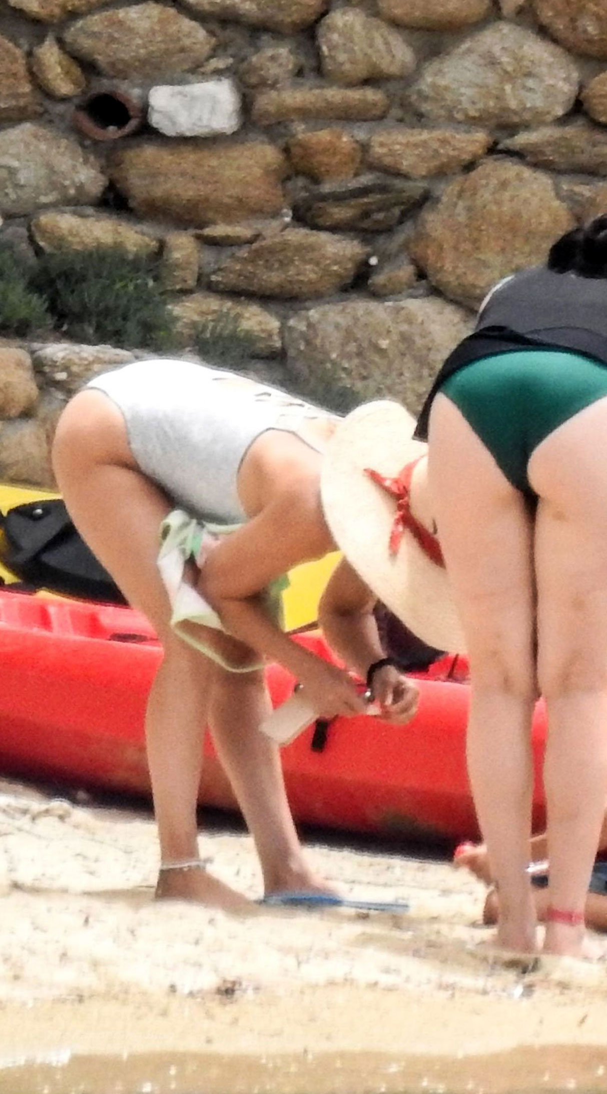 Kate Hudson nude topless porn bikini feet sexy LeakedDiaries 123
