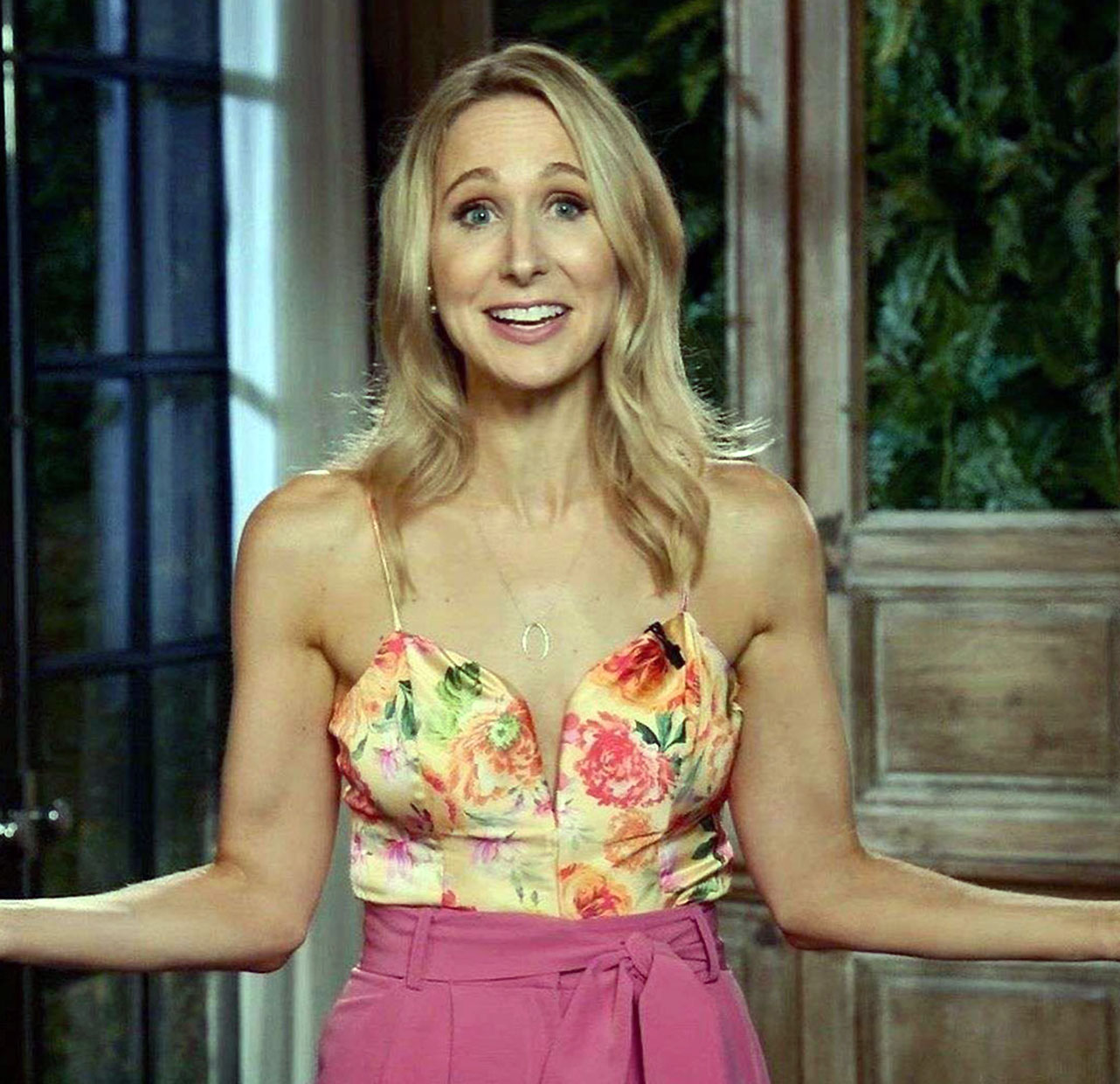 Nikki Glaser Nude LEAKED and Feet Photos.