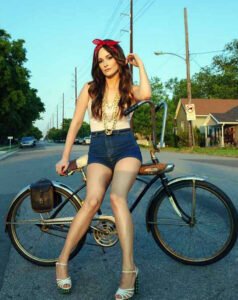 Kacey Musgraves Nude and Sexy Photos Collection nude – Leaked Diaries