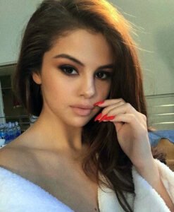 Selena Gomez Nude and Sexy Pics - BIG COLLECTION – Leaked Diaries