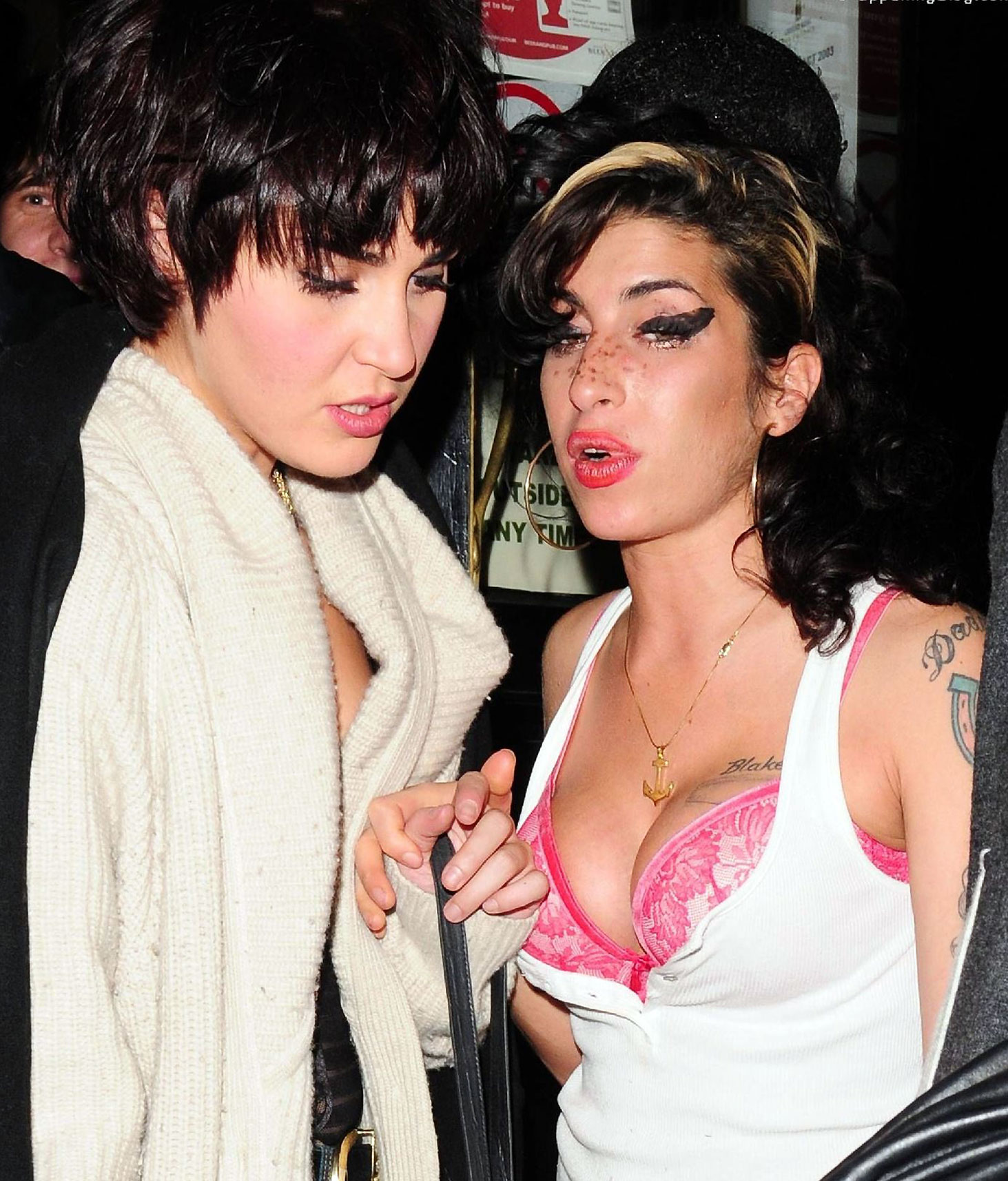 Amy Winehouse nude topless porn sexy bikini feet LeakedDiaries 52