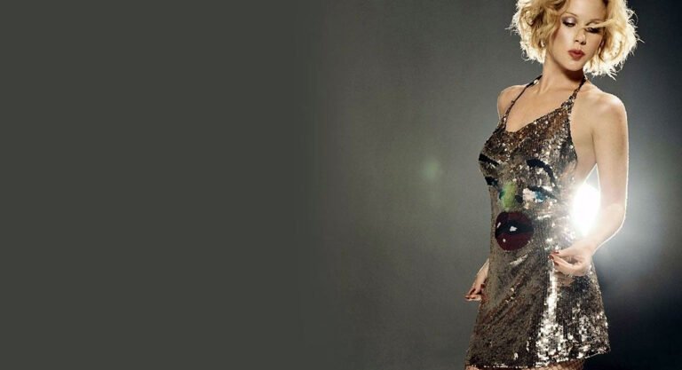 Christina Applegate Nude and Sexy Bikini Pics nude – Leaked Diaries