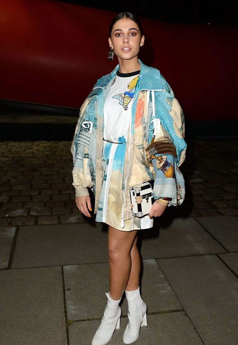 Naomi Scott Nude LEAKED and Sexy Photos nude – Leaked Diaries