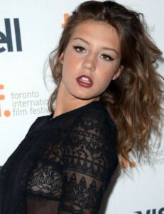 Adele Exarchopoulos Nude and Sexy Pictures Collection nude – Leaked Diaries