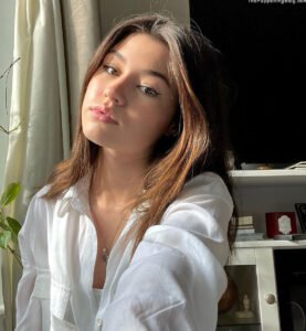 Ava Rose Beaune Sexy Photos Collection – Leaked Diaries