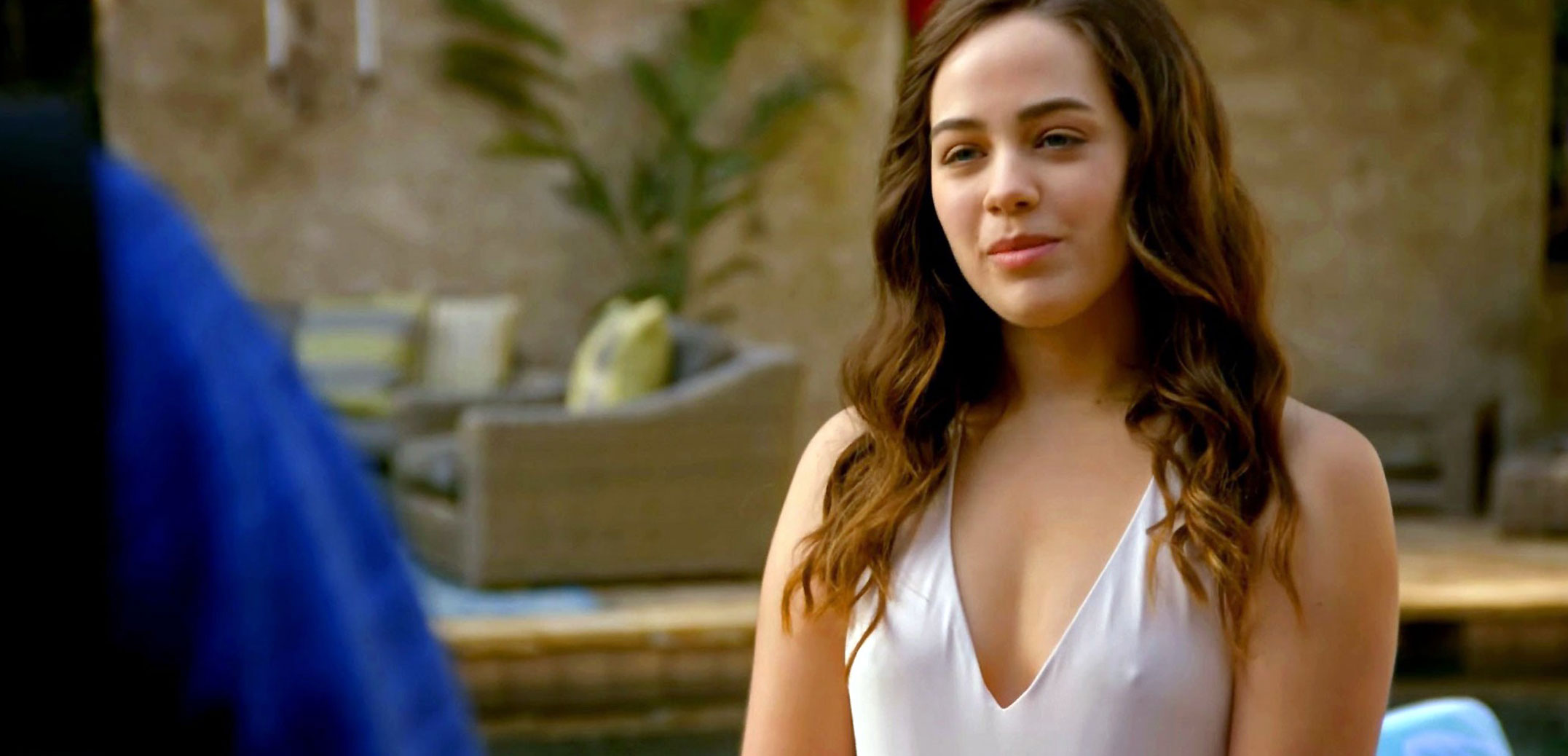 Mary Mouser Nude Leaked and Hot Pics.