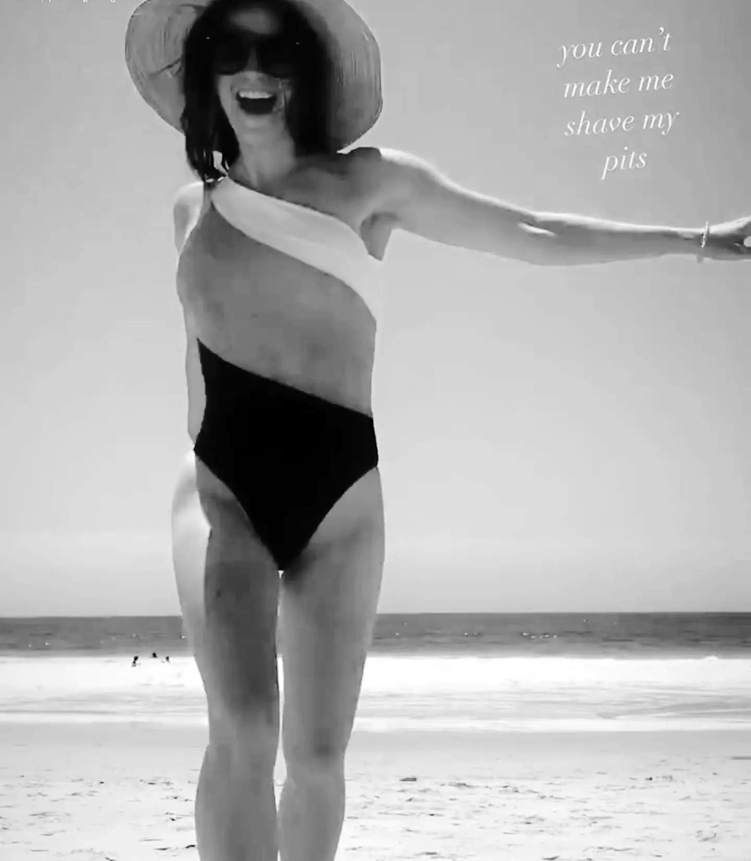 Meredith Garretson sexy hot bikini leakeddiaries 8