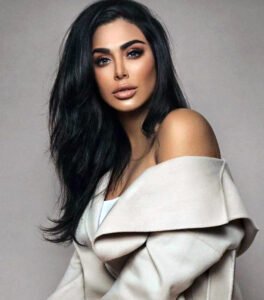Huda Kattan Hot and Sexy Photo Collection nude – Leaked Diaries