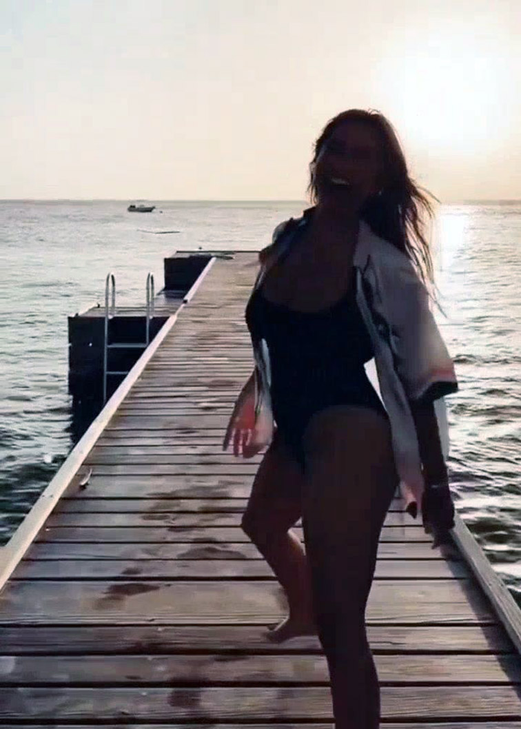 Lola Consuelos bikini sexy hot leakeddiaries 5