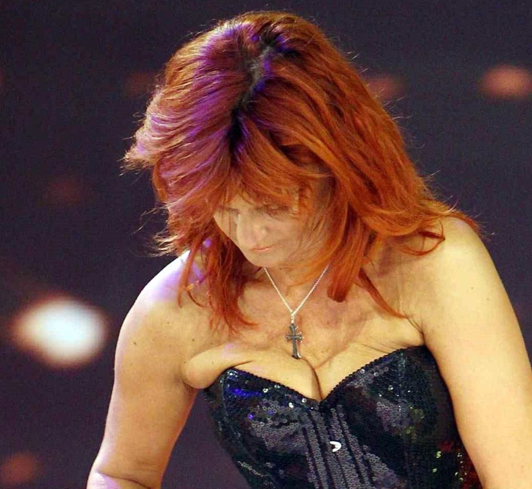 Andrea Berg hot sexy cleavage boobs leakeddiaries 22