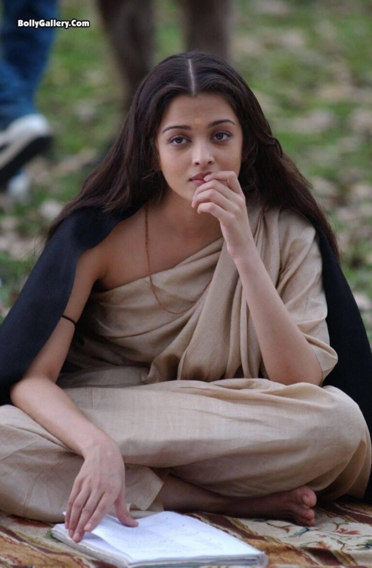 Aishwarya Rai nude ass, boobs and more Leaked Diaries