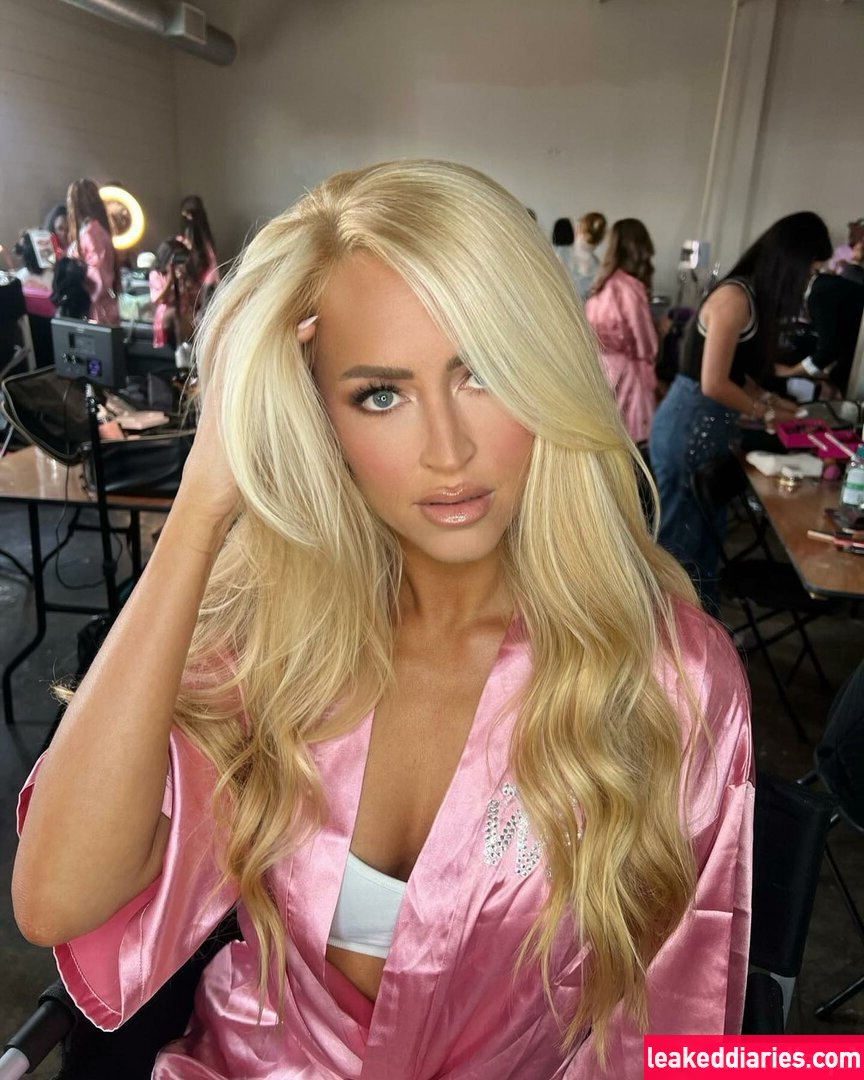 Danielle Moinet (DanielleMoinet, Summer Rae) photo 217