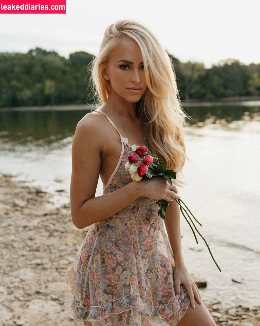 Danielle Moinet (DanielleMoinet, Summer Rae) photo 285