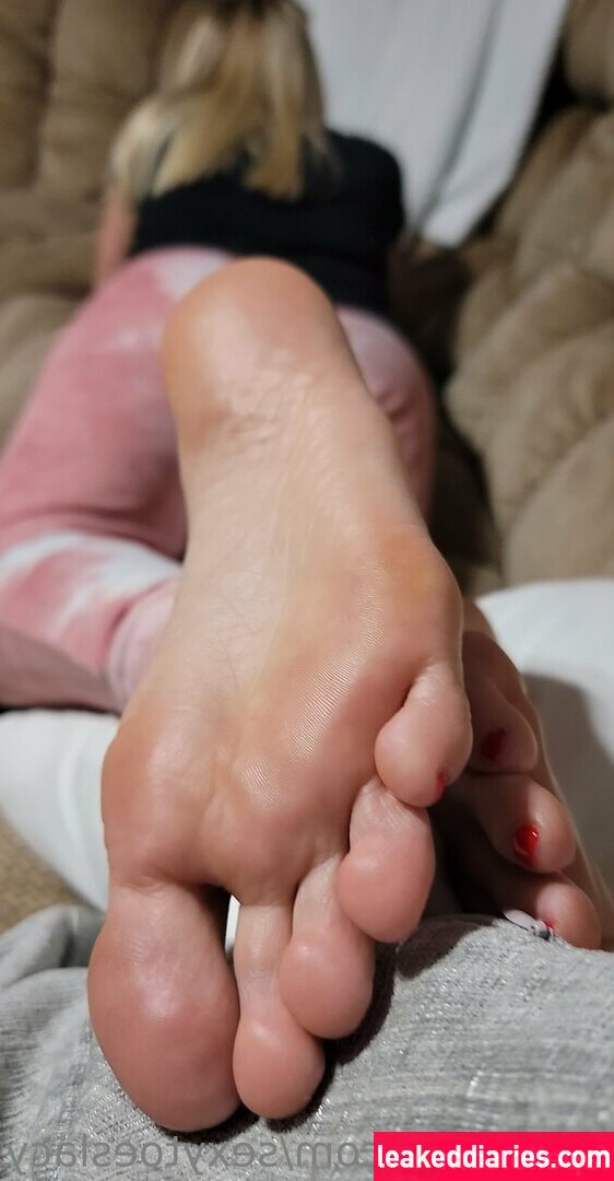 sexytoeslacy (sexytoes_11, sexytoeslacy) photo 10