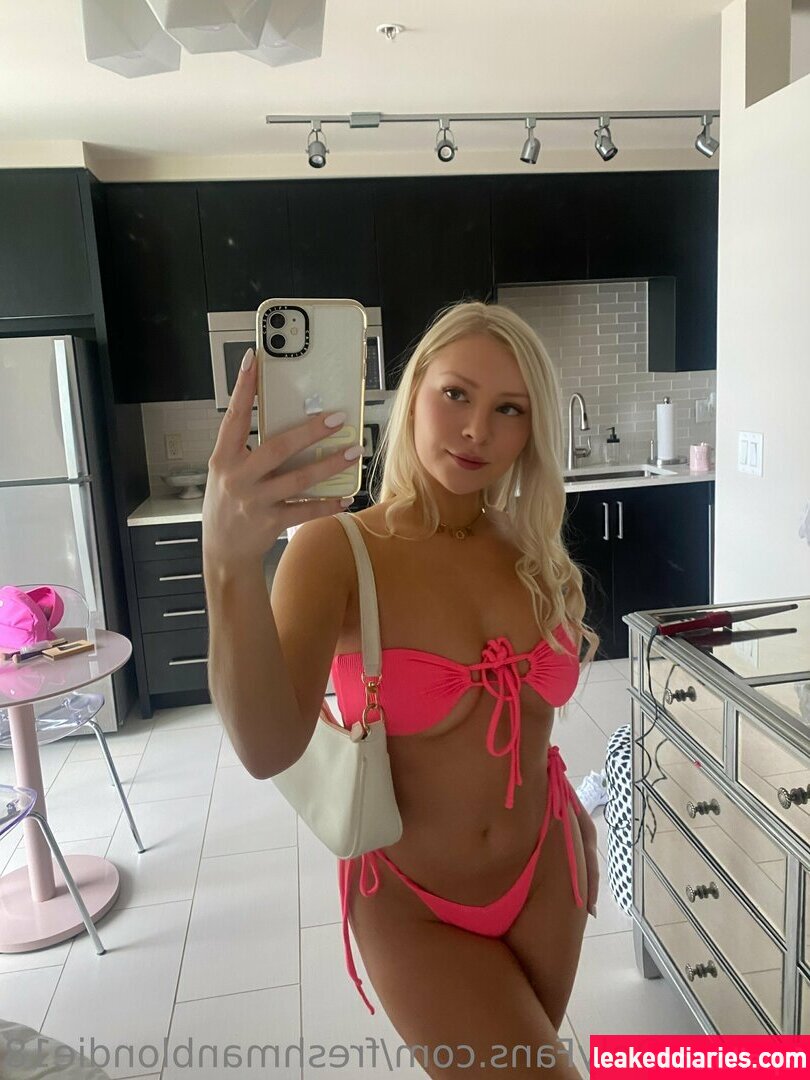 freshmanblondie18 (freshmanblondie18, sheblondie_) photo 489