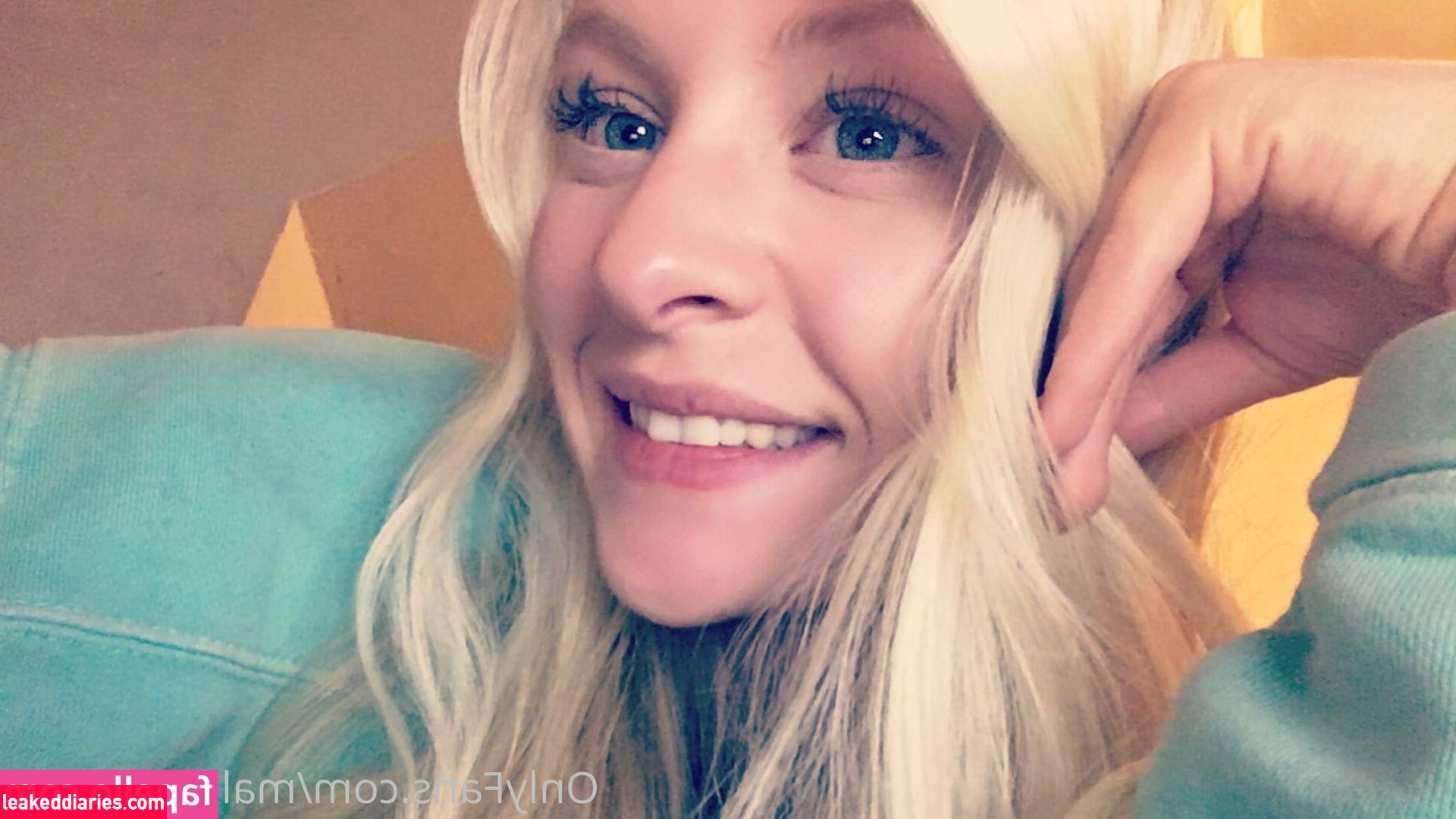 freshmanblondie18 (freshmanblondie18, sheblondie_) photo 674