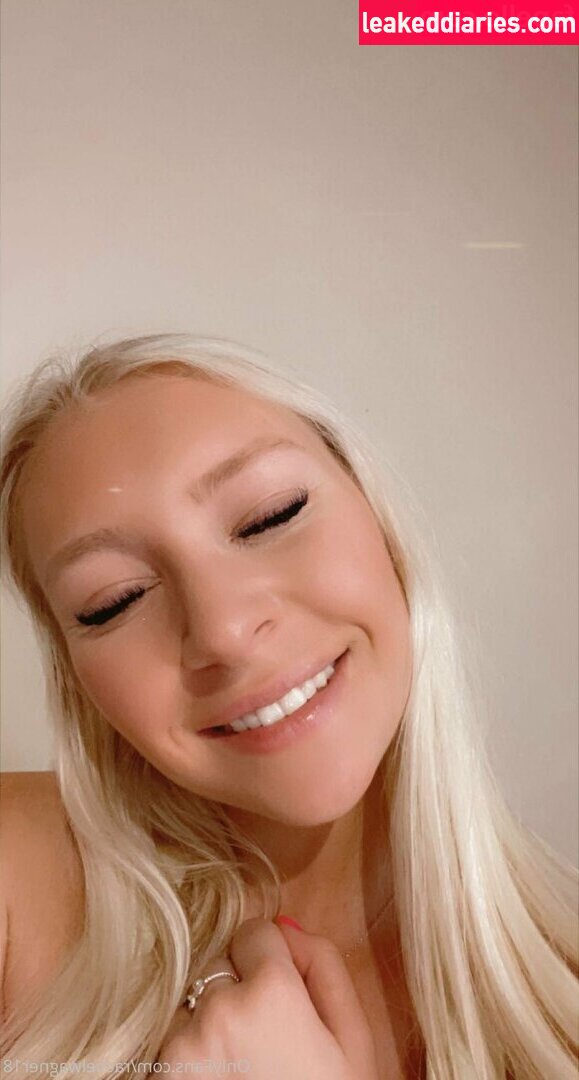 freshmanblondie18 (freshmanblondie18, sheblondie_) photo 676