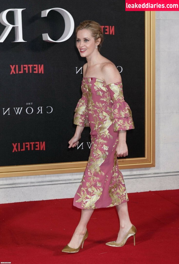 Claire Foy (theclairefoy) photo 29