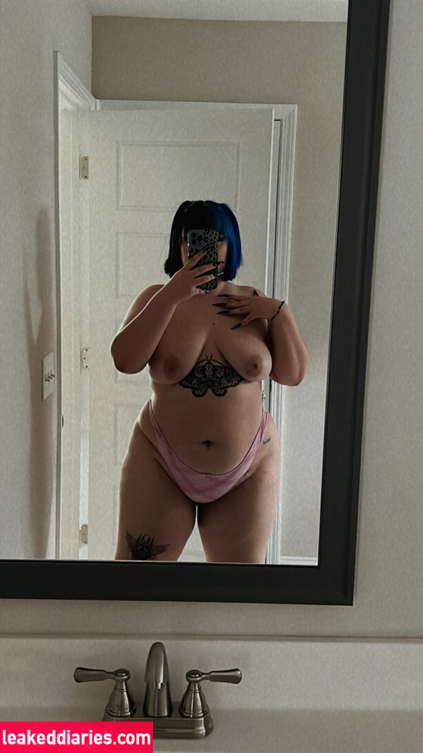 ShyOaks (Shylynn Oaks - Goth BBW, shylynn.oaks, shyoaks) photo 11