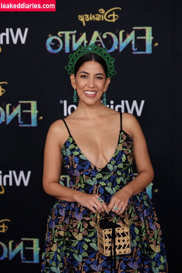 Stephanie Beatriz (Rosa Diaz, bellasramos, iamstephbeatz, stephaniebeatriz) photo 106